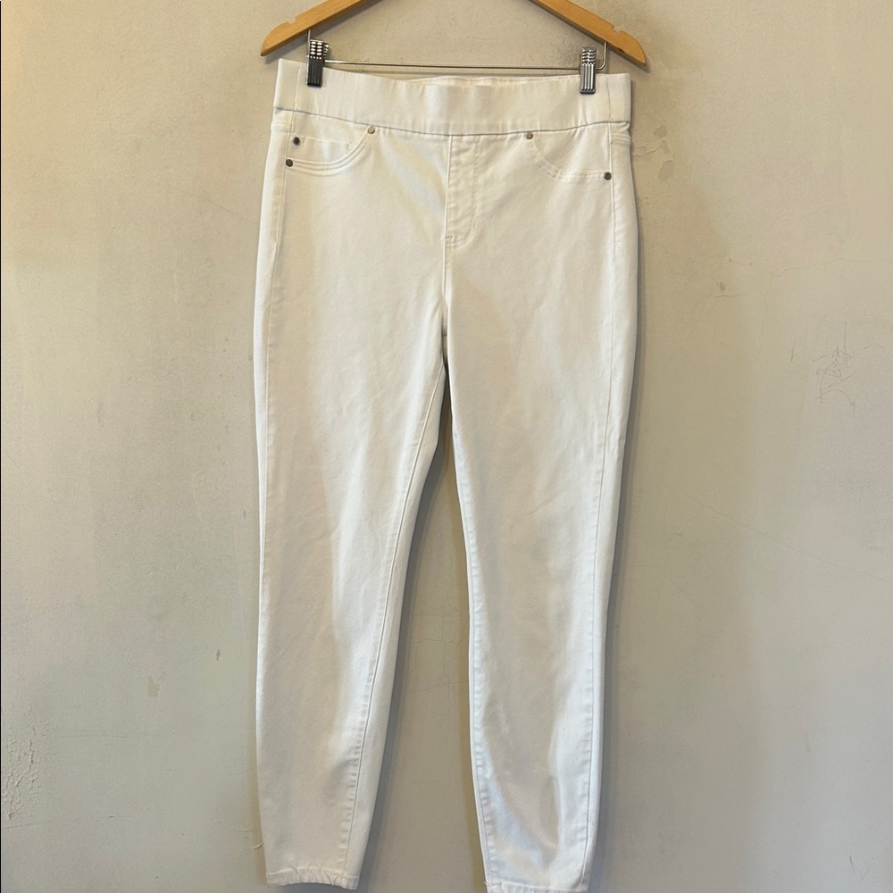 Liverpool Women's White Pull on Jeans Size 8 EUC